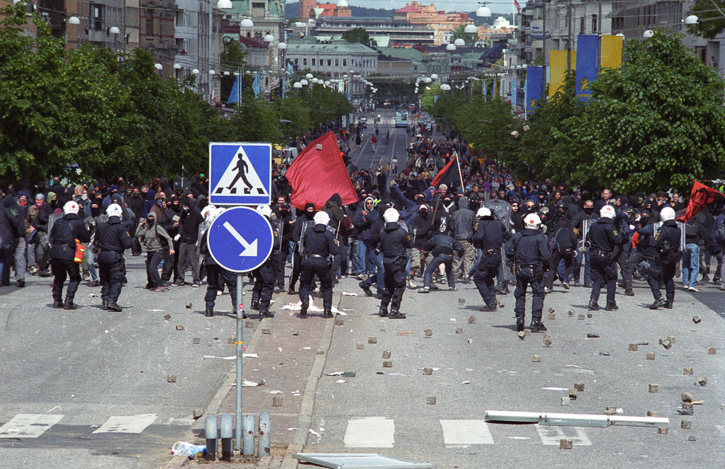 Politiet angriper