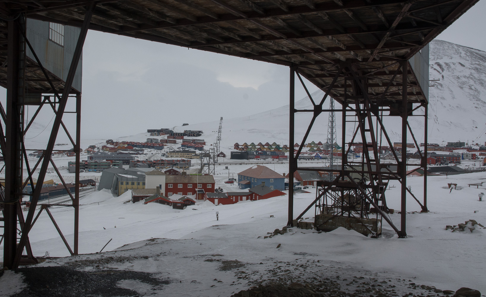 Utsikt over Longyearbyen //  Spitsbergen